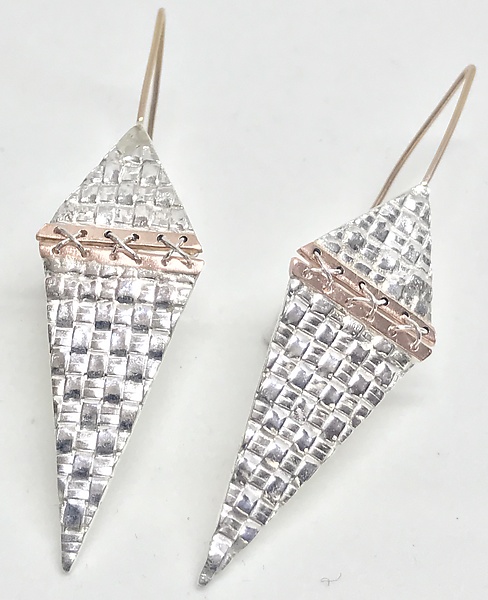 Stitched Diamond-Shaped Red Gold Earrings