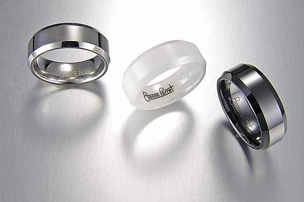 Ceramique Beveled Ring